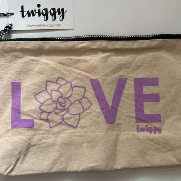 Twiggy Hawaii LOVE Canvas Pouch - Picture 2 of 6